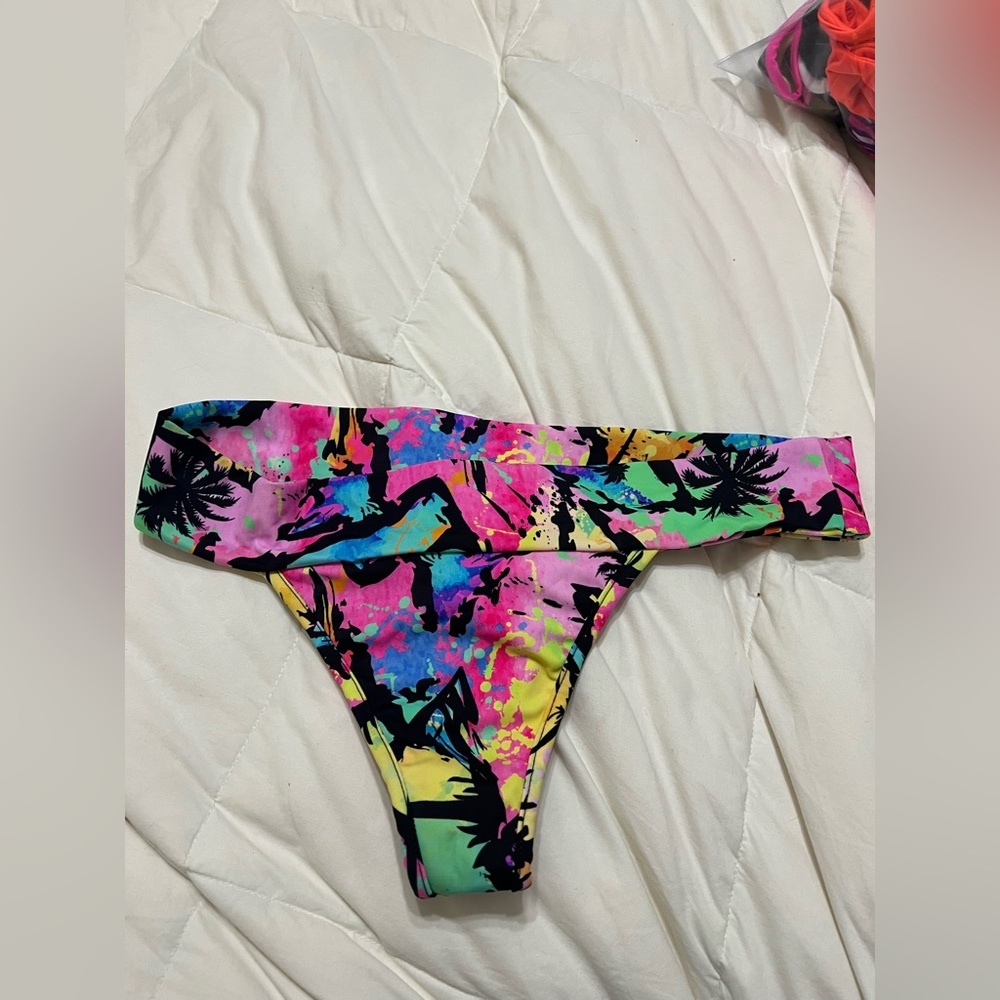 TeenyB Banded Thong Bikini Bottom Venice Beach **missing tag**